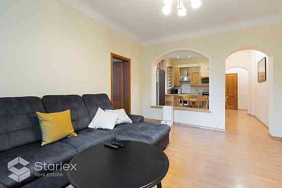 Тихий центр, ул. Я. Алунана 6, 2-комнатная квартира - гостиная, совмещенная с кухней, Рига