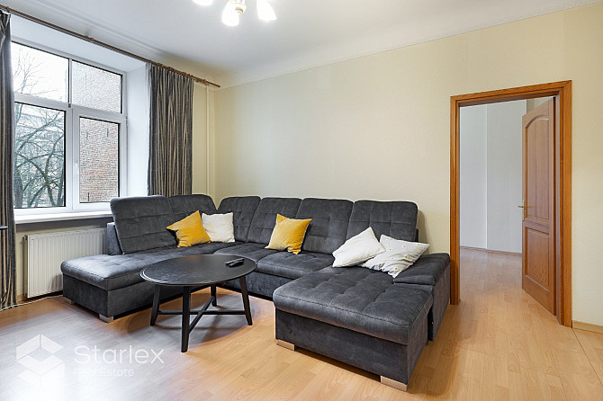 Тихий центр, ул. Я. Алунана 6, 2-комнатная квартира - гостиная, совмещенная с кухней, Рига - изображение 7