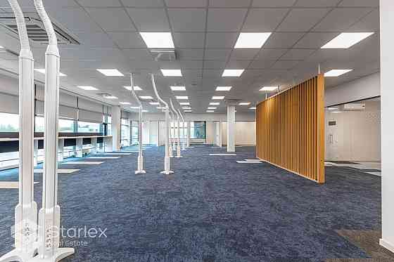 Офис с собственной террасой - 120 м2. Современный бизнес-комплекс, расположенный в Рига