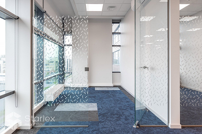Офис с собственной террасой - 120 м2. Современный бизнес-комплекс, расположенный в Рига - изображение 5
