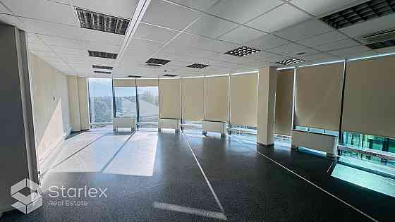 Офисное помещение с панорамным видом на Ригу. Высокий этаж. Офисное здание Рига