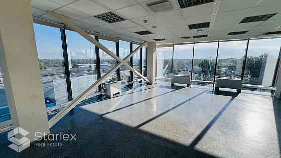 Офисное помещение с панорамным видом на Ригу. Высокий этаж. Офисное здание Рига