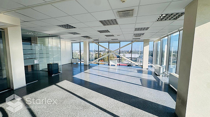 Офисное помещение с панорамным видом на Ригу. Высокий этаж. Офисное здание Рига - изображение 2