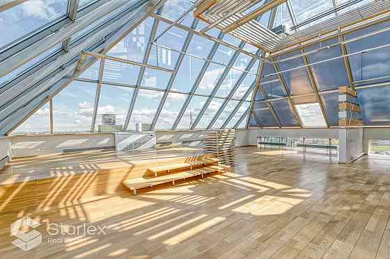 Modernas biroja telpas ar panorāmas skatu uz Rīgu.Augstas klases biroju ēka. Ēkā ir piespiedu ventil Рига