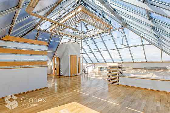 Modernas biroja telpas ar panorāmas skatu uz Rīgu.Augstas klases biroju ēka. Ēkā ir piespiedu ventil Рига