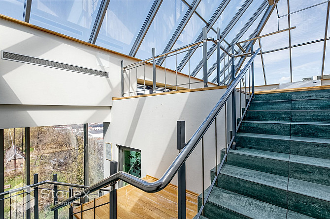 Modernas biroja telpas ar panorāmas skatu uz Rīgu.Augstas klases biroju ēka. Ēkā ir piespiedu ventil Рига - изображение 6