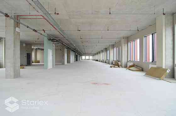 Новое - современное офисное здание в районе улицы Краста, недалеко от центра Рига