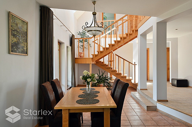 Просторный и впечатляющий частный дом в Биерини. Великолепный двухэтажный дом и Рига - изображение 8