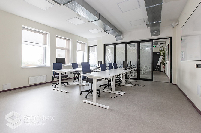 Iznomā biroju renovētā biroju ēkā Riverside Offices. 
Kopējā platība 448 m2.
Birojs Rīga - foto 5