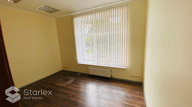 Renovēts biroja centrs. Ēkā ir piespiedu ventilācijas sistēma, videonovērošana, teritorijā Rīga - foto 3