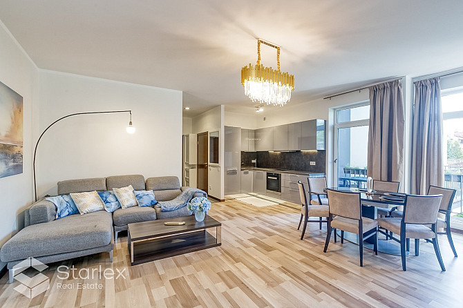 Продается отличная 4-комнатная квартира шириной 112 м в Юрмале, в проекте клубного Юрмала - изображение 1