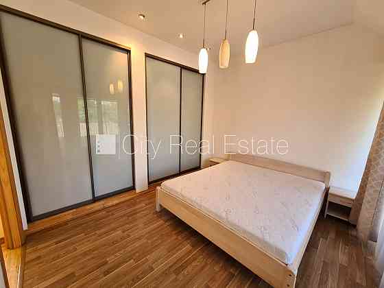 Домовладение, реставрированный дом, благоустроенный озеленённый двор, закрытая Рига