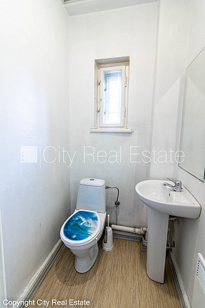 Фасадный дом, реновированный дом, вход с улицы, лестничная клетка после Рига - изображение 20