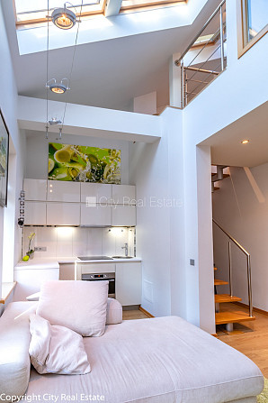 Mansards, franču balkons, divstāvīgs, centrālā apkure, koka stikla pakešu logi, jumta logi, Rīga - foto 4