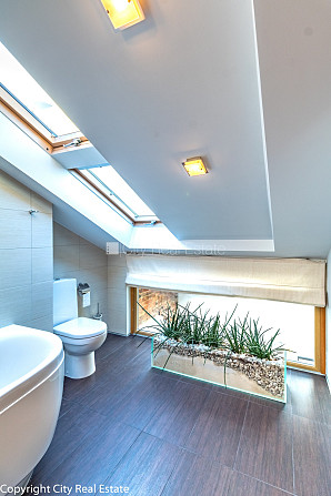 Mansards, franču balkons, divstāvīgs, centrālā apkure, koka stikla pakešu logi, jumta logi, Rīga - foto 11