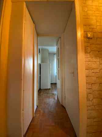 Izīrē 2 istabu dzīvokli Pārventā. Izolētas istabas. Tehnika. Balkons. Autostāvvieta.... Вентспилс