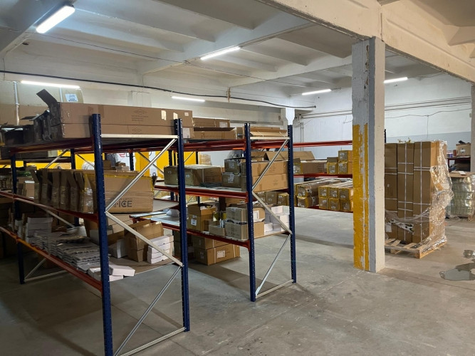 Apkurināmas noliktavu telpas ar augstiem griestiem.  + ērta piekļuve; + paceļamie vārti (3x3m); + te Рига - изображение 3