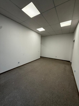 Birojs industriālā rajonā Starta ielā.  Birojs sastāv no divām telpām, noliktavas un sava Rīga - foto 4