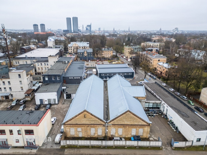 Kapseļu iela 15  pieejamas veikala un noliktavas telpas īrei no 11.06.2026.  Piedāvājam plašas Rīga - foto 1