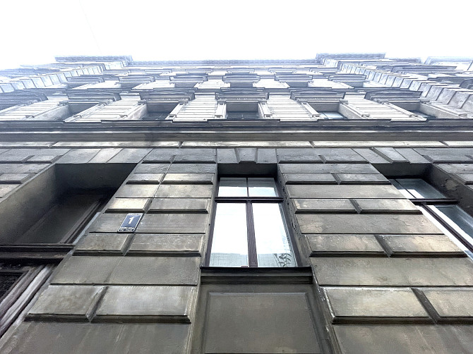 Dzīvoklis ēkas augšējā stāvā nodrošina izcilu dabīgo apgaismojumu, racionālais plānojums veido... Rīga - foto 15
