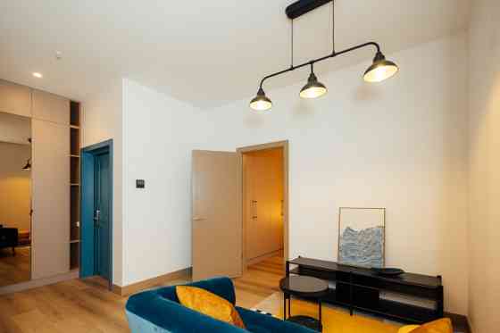 Stilīgs un moderns dzīvoklis Rīgas centrā.  Piedāvājumā ir elegants, dzīvoklis ar unikālu dizainu, k Rīga