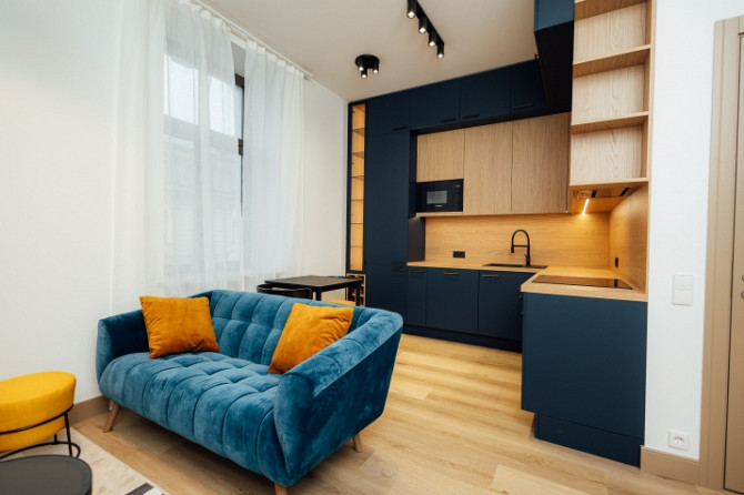 Stilīgs un moderns dzīvoklis Rīgas centrā.  Piedāvājumā ir elegants, dzīvoklis ar unikālu Rīga - foto 1