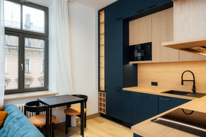 Stilīgs un moderns dzīvoklis Rīgas centrā.  Piedāvājumā ir elegants, dzīvoklis ar unikālu Rīga - foto 2