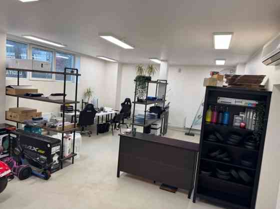 Veikala vai biroja telpas tuvējā Pārdaugavā.  + renovēta ēka;  + viena liela telpa;  + 2 ieejas biro Рига