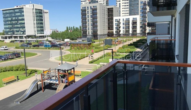 Labiekārtots apzaļumots pagalms, pazemes autostāvvieta, pagalmā bērnu spēļu laukums, divas Jūrmala - foto 12