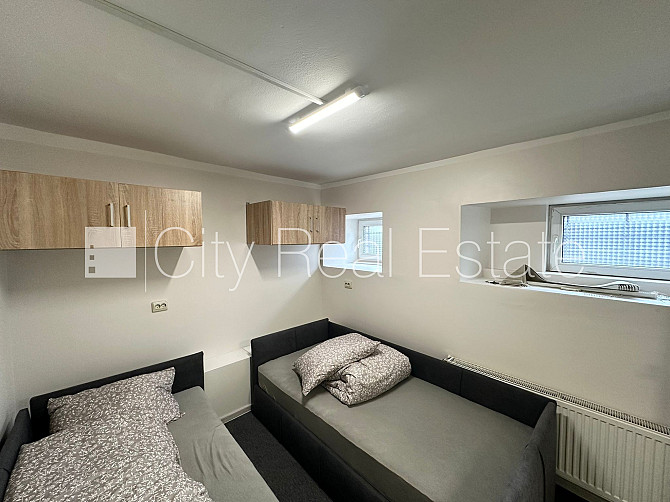 Fasādes māja, restaurēta māja, vieta automašīnai, kāpņu telpa pēc kosmētiskā remonta, Rīga - foto 5