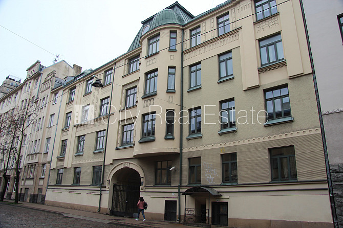 Pagalma ēka, restaurēta māja, studio tipa, virtuve apvienota ar viesistabu, centrālā apkure, Rīga - foto 1