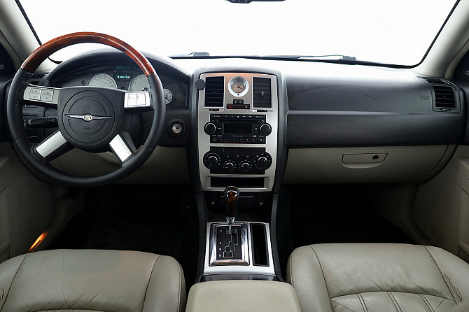 Chrysler 300 C Luxury 3.0 CRD 160kW Tallina - foto 5