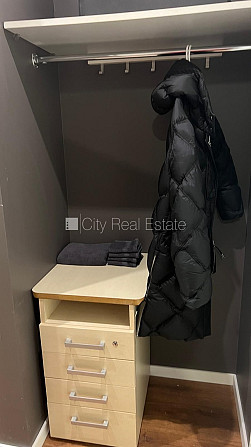 Fasādes māja, renovēta māja, slēgts pagalms, ieeja no ielas, ir lifts, kāpņu telpa pēc Rīga - foto 12