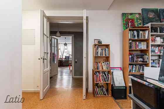 Pārdošanā 3 istabu dzīvoklis Rīgas centrā ar ērtu un pārdomātu plānojumu.
Dzīvoklī ir:
- plaša dzīvo Rīga