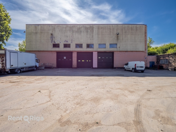 Ilgtermiņā iznomā divstāvu ēku kravas autoservisam Rumbulā  Tiek iznomāta pilnībā Rīgas rajons - foto 1