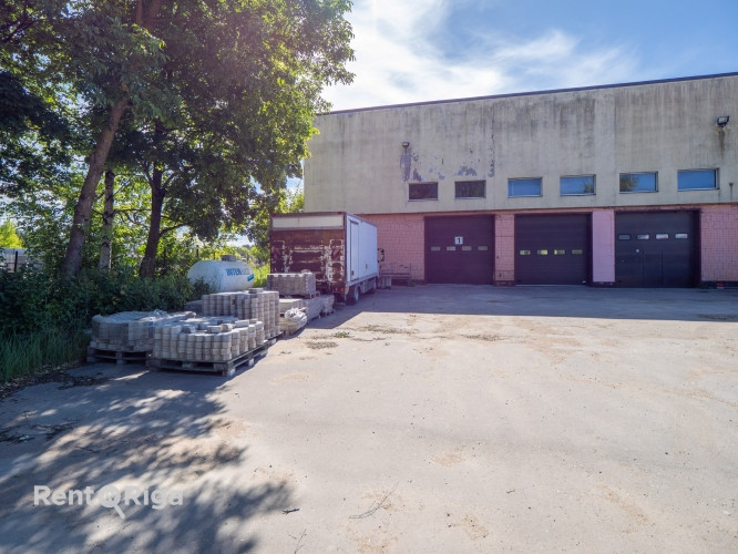 Ilgtermiņā iznomā divstāvu ēku kravas autoservisam Rumbulā  Tiek iznomāta pilnībā Rīgas rajons - foto 2