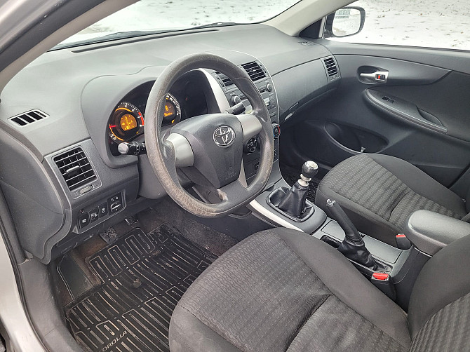 Toyota Corolla, 2012.gads, 1.6i litri, 132 ZS, benzīns/gāze. TA derīga līdz 13.10.2026. Ziemas... Daugavpils - foto 5