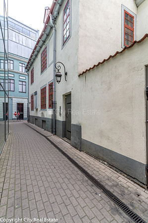 Jaunceltne, pagalma ēka, slēgts pagalms, ir lifts, divi balkoni, logi vērsti uz pagalma pusi, Rīga - foto 20