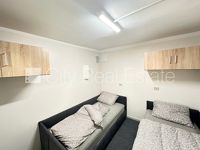 Fasādes māja, labiekārtots apzaļumots pagalms, slēgts pagalms, vieta vairākām Rīga - foto 14