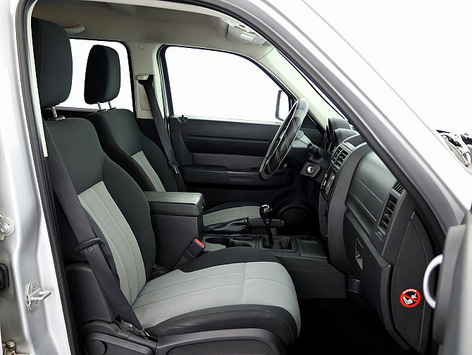 Dodge Nitro Comfort 2.8 CRD 130kW Tallina - foto 6