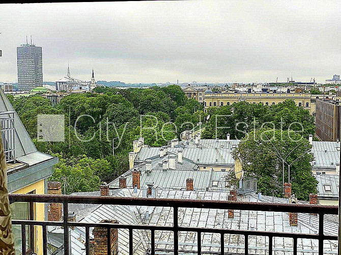 Fasādes māja, restaurēta māja, ieeja no ielas un pagalma, ir lifts, balkons, logi vērsti Rīga - foto 18