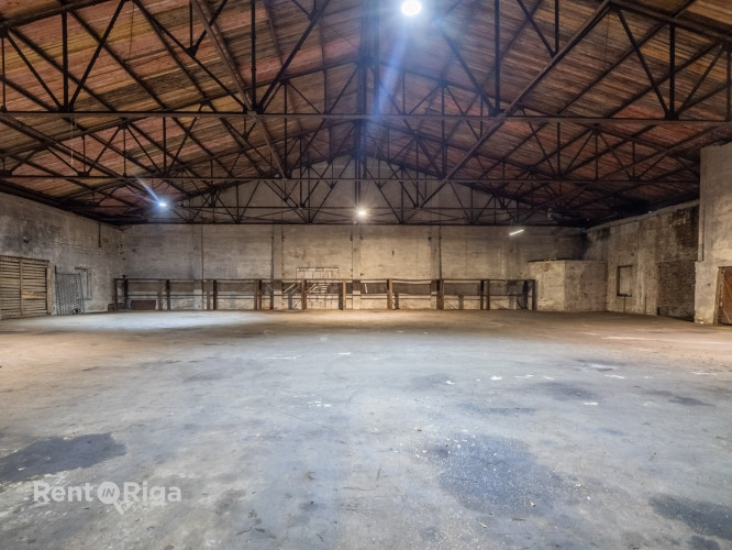 Noliktavas telpas ilgtermiņa nomai  720 m, tuvu Rīgas centram  Piedāvājam plašas un Rīga - foto 2