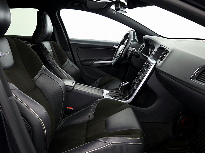 Volvo V60 R-Design Facelift ATM 2.0 D5 133kW Tallina - foto 6
