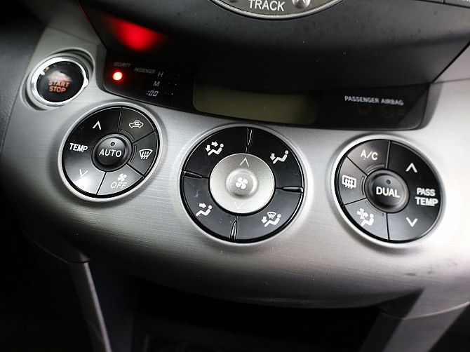 Toyota RAV4 Linea Sol ATM 2.0 112kW Tallina - foto 8