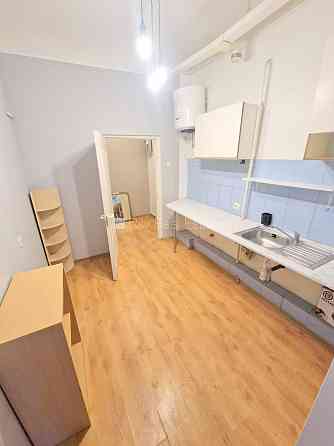 Дом во дворе, благоустроенная озеленённая территория, вход со двора, количество Rīga