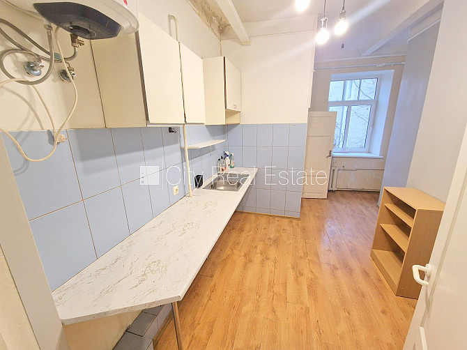 Pagalma māja, labiekārtota apzaļumota teritorija, ieeja no pagalma, guļamistabu skaits 1 gab., Rīga - foto 2