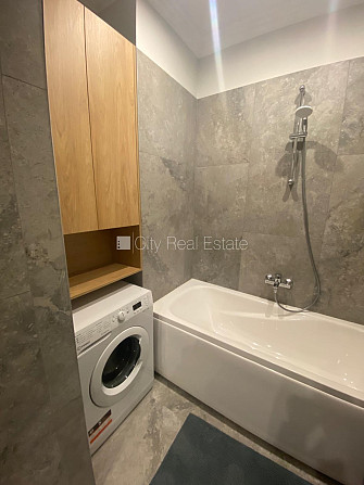 Fasādes māja, mansards, kāpņu telpa pēc kapitālā remonta, franču balkons, jumta terase, Rīga - foto 15