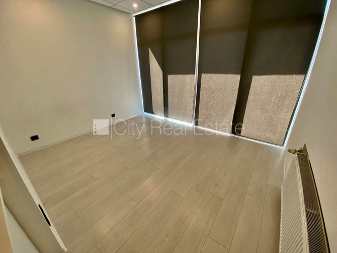 Fasādes māja, labiekārtota apzaļumota teritorija, vieta automašīnai, balkons, istabas Rīga - foto 5