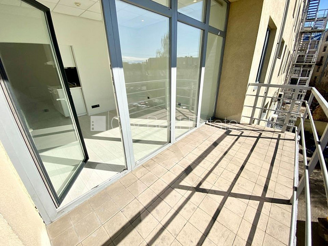 Fasādes māja, labiekārtota apzaļumota teritorija, vieta automašīnai, balkons, istabas Rīga - foto 6