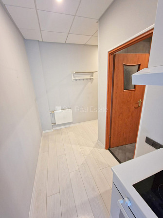 Fasādes māja, labiekārtota apzaļumota teritorija, vieta automašīnai, balkons, istabas Rīga - foto 16